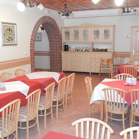 Macesen Guest house