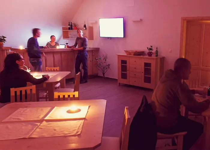 Macesen Gasthuis Spodnja Sorica